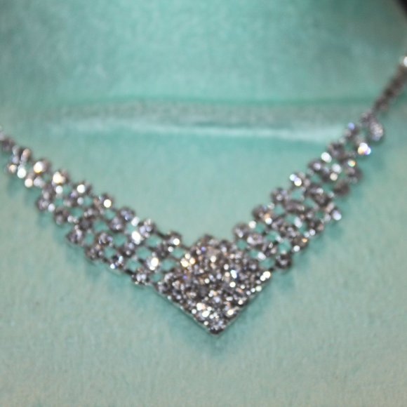 Nwt: Silver Diamond Shaped Clear Crystal Necklace - Picture 2 of 3